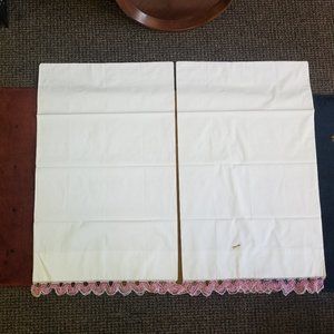 Vintage Penneys White Percale Pillowcases Pink Crochet String Trim JcPenney Pair